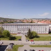 Oznam o náhradnom ubytovaní na prístelku