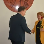 Poďakovanie za dlhoročnú prácu odchádzajúcim zamestnancom