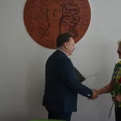 Poďakovanie za dlhoročnú prácu odchádzajúcim zamestnancom
