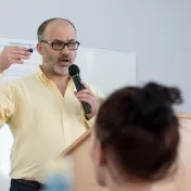 VEDIEŤ VIAC - vzdelávací projekt