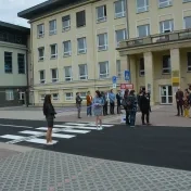 Univerzita opravila obslužnú komunikáciu a vytvorila nové parkovacie miesta