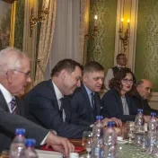 Predseda vlády SR sa stretol s rektormi, na internáty prisľúbil 50 miliónov