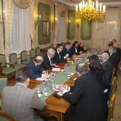 Predseda vlády SR sa stretol s rektormi, na internáty prisľúbil 50 miliónov