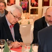 Udeľovanie ocenení hádzanárskym tímom