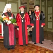 "doctor honoris causa"