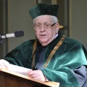 Udelenie titulu  "doctor honoris causa"