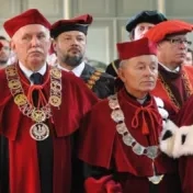 Udelenie titulu  "doctor honoris causa"
