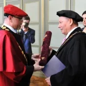 PU  v Prešove udelila čestný doktorát Dr. h. c. Ing. Rudolfovi Schusterovi,  PhD.