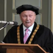 PU  v Prešove udelila čestný doktorát Dr. h. c. Ing. Rudolfovi Schusterovi,  PhD.