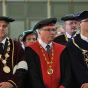 PU  v Prešove udelila čestný doktorát Dr. h. c. Ing. Rudolfovi Schusterovi,  PhD.