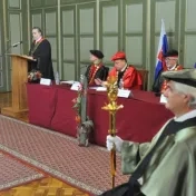 Udelenie titulu Doctor honoris causa rektorovi Eötvös Loránd univerzity v Budapešti Prof. Dr. Barnovi Mezeymu, DSc.