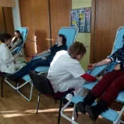 Netiekla prúdom, ale kvapkala s istotou