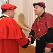 Udelenie titulu doctor honoris causa