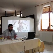 Otázky a problémy perspektív menia, respektíve „koncov umenia“ v estetických, umenovedných a filozofických teóriách