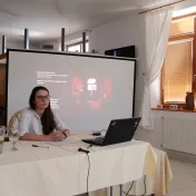 Otázky a problémy perspektív menia, respektíve „koncov umenia“ v estetických, umenovedných a filozofických teóriách