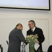 Slovo, gesto, pohyb, obraz, tvar