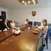 Pán Stefan Kruschke z Nemeckého veľvyslanectva navštívil náš inštitút