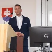 Oponentská činnosť našej kolegyne prof. S. Pachomovej, DrSc. na susedskej slovenskej univerzite