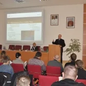 Prednáška SSDr. Blažeja Štrby, PhD. a prof. dr hab. Mirosława Wróbela (18. november 2013)
