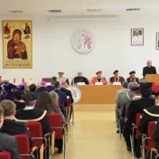 Udelenie čestného doktorátu Dr.h.c. Dr hab. Leszekovi Adamowiczovi, prof. KUL (25.04.2017)