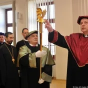 Udelenie čestného doktorátu Dr.h.c. Dr hab. Leszekovi Adamowiczovi, prof. KUL (25.04.2017)