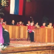 Udelenie čestného doktorátu Dr.h.c. Mons. Jánovi Hirkovi