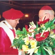 Udelenie čestného doktorátu Dr.h.c. Mons. Jánovi Hirkovi