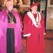 Udelenie čestného doktorátu Dr.h.c. Mons. Jánovi Hirkovi