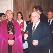 Udelenie čestného doktorátu Dr.h.c. Mons. Jánovi Hirkovi