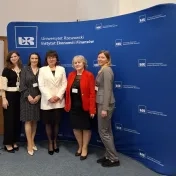 Mgr. Melnyk, doc. Jenčová a Dr. Miškufová na konferencii v Poľsku (v roku 2025)