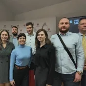 Mgr. Orikhan, doc. Morkišová, Mgr. Melnyk, Dr. Korečko a Dr. Vravec počas workshopu o kybernetickej bezpečnosti na Mestskom úrade v Prešove (v roku 2025)
