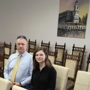 Dr. Vravec a Mgr Melnyk počas workshopu o kybernetickej bezpečnosti na Mestskom úrade v Prešove (v roku 2025)