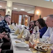 Členovia KFUMM počas vianočného posedenia (v roku 2024)