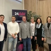 Dr. Miškufová, doc. Vašaničová, doc. Rovňák, doc. Šofránková, doc. Horváthová, doc. Jenčová, doc. Fedorko a doc. Mokrišová počas prednášky spoločnosti 24-pay (v roku 2024)
