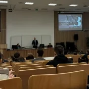Prednáška odborníkov z praxe v oblasti financií, investovania a bankovníctva