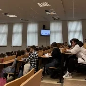 Prednáška odborníkov z praxe v oblasti financií, investovania a bankovníctva