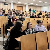 Prednáška odborníkov z praxe v oblasti financií, investovania a bankovníctva