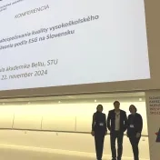 doc. Jenčová, doc. Rovňák a doc. Ali Taha na konferencii SAAVŠ v Bratislave (v roku 2024)
