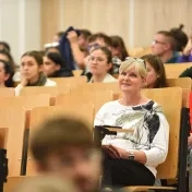 doc. Šofranková počas prednášky spoločnosti KPMG (v roku 2024)