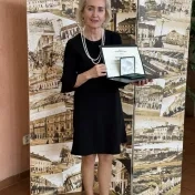 Dr. Jusková pri príležitosti udelenia bronzovej medaily (v roku 2024)