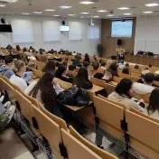 Prednáška odborníkov z praxe v oblasti financií, investovania a bankovníctva