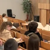 Prednáška odborníkov z praxe v oblasti financií, investovania a bankovníctva