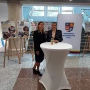 doc. Jenčová a Dr. Miškufová na SMART konferencii (v roku 2022)