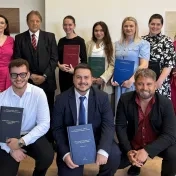 doc. Jenčová a doc. Vašaničová počas bakalárskych štátnych skúšok (v roku 2025)