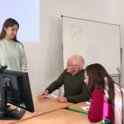 Dr. Petruška a Mgr. Melnyk počas Klubu mladých štatistikov (v roku 2025)