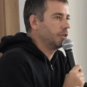Cestovateľ Martin Navrátil prednášal na Fakulte manažmentu