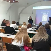 Inšpiratívna prednáška o proaktivite a budovaní príležitostí