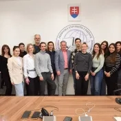 (NE)UDRŽATEĽNÁ VÝROBA A SPOTREBA - DESIGN SPRINT