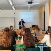 dr hab. Mariusz Ruszel z poľskej Rzeszow University of Technology na Erasmus+ mobilite na FMEO; prednáška pre doktorandov