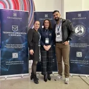 Dr. Košíková, doc. Jenčová a Dalibor Cicman (GymBeam) počas konferencie Inovácie na dosah - Digitálna (r)evolúcia v Košiciach (v roku 2025)